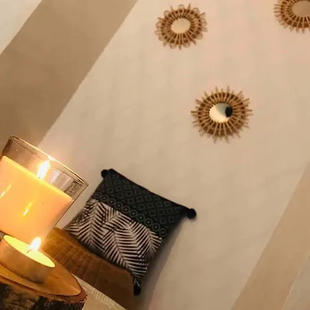 2 Pieces - Centre De *